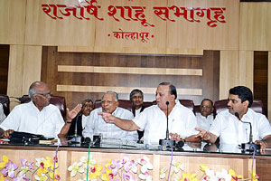 टोलविरोधातील बैठक आरोप-प्रत्यारोपांनी गाजली