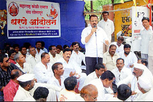 मधुकर पिचड यांना दिलेला न्याय सोलापूरच्या कोळी बांधवांनाही हवा