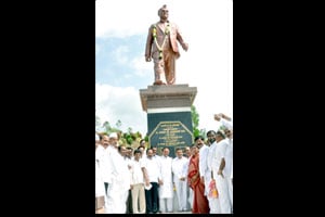 वार्ताहर, कराड