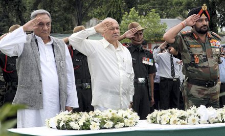 शहीद वीरांना राष्ट्राची मानवंदना, आता शोध बेपत्ता झालेल्या तीन हजार जणांचा