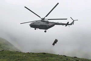 हेलिकॉप्टर दुर्घटनेत महाराष्ट्रातील दोन जवान शहीद हेलिकॉप्टर दुर्घटनेत महाराष्ट्रातील दोन जवान शहीद