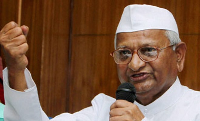रेसकोर्सवर थीमपार्कच्या मागणीला अण्णा हजारेंचा पाठिंबा रेसकोर्सवर थीमपार्कच्या मागणीला अण्णा हजारेंचा पाठिंबा