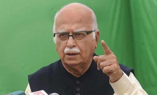 .. आणि अडवाणी कामाला लागले !