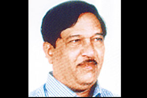 विरोधी पक्षासाठी सरकार उपसतेय निलंबनाचे हत्यार – गिरीश बापट विरोधी पक्षासाठी सरकार उपसतेय निलंबनाचे हत्यार – गिरीश बापट