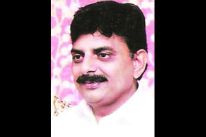 राष्ट्रवादी मंत्र्यांची ‘बिहारी स्टाइल’ मिरवणूक राष्ट्रवादी मंत्र्यांची ‘बिहारी स्टाइल’ मिरवणूक
