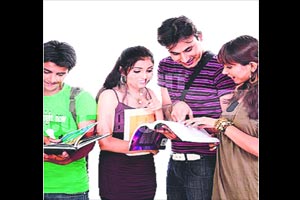 अकरावी प्रवेश प्रक्रिया राजकीय हस्तक्षेपामुळे प्राचार्याच्या डोकेदुखीत वाढ अकरावी प्रवेश प्रक्रिया राजकीय हस्तक्षेपामुळे प्राचार्याच्या डोकेदुखीत वाढ