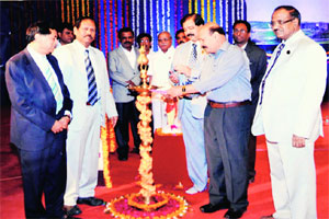 वैद्यकीय क्षेत्राला आधुनिक तंत्रज्ञानाची जोड आवश्यक आरोग्य विद्यापीठाचा वर्धापनदिन उत्साहात