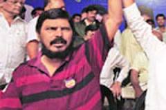 ‘पीपल्स’प्रकरणी आठवले आक्रमक ‘पीपल्स’प्रकरणी आठवले आक्रमक