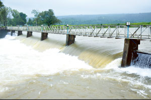 राधानगरी धरण तुडुंब भरले पाच दरवाजे मंगळवारी उघडले राधानगरी धरण तुडुंब भरले पाच दरवाजे मंगळवारी उघडले