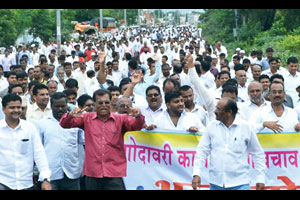 दारणा व नांदूर मधमेश्वरचे दरवाजे तोडण्याचा इशारा दारणा व नांदूर मधमेश्वरचे दरवाजे तोडण्याचा इशारा