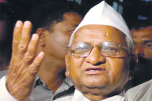 राष्ट्रीय दौ-यासाठी हजारे रवाना राष्ट्रीय दौ-यासाठी हजारे रवाना