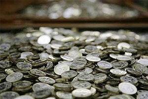 उमेदवाराने आणलेली चिल्लर मोजताना झाली दमछाक उमेदवाराने आणलेली चिल्लर मोजताना झाली दमछाक