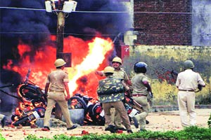 माजी आमदाराची गोळ्या झाडून हत्या माजी आमदाराची गोळ्या झाडून हत्या