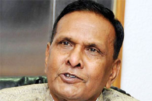 बेनीप्रसाद वर्मा काँग्रेसवर भडकले बेनीप्रसाद वर्मा काँग्रेसवर भडकले