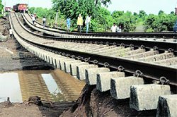 गेले सरकार कुणीकडे?