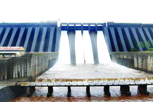 ‘कोयना’चे दरवाजे साडेबारा फुटांवर; कृष्णा, कोयना नद्या पूरसदृश स्थितीत ‘कोयना’चे दरवाजे साडेबारा फुटांवर; कृष्णा, कोयना नद्या पूरसदृश स्थितीत