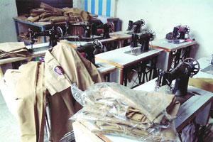 पोलीस वर्दीच्या शिलाईची ‘उधारी’! निधीअभावी देयके रखडल्याची कबुली पोलीस वर्दीच्या शिलाईची ‘उधारी’! निधीअभावी देयके रखडल्याची कबुली