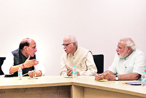 निवडणुकीची सूत्रे मोदींकडे नाही! निवडणुकीची सूत्रे मोदींकडे नाही!