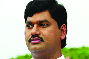 धनंजय मुंडेंनी भाजपची आमदारकी सोडली धनंजय मुंडेंनी भाजपची आमदारकी सोडली