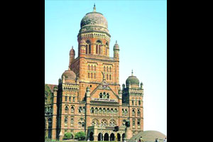 जखमी गोविंदा, गणेशभक्तांनो, सभासदत्व सिद्ध केलेत, तरच पालिकेची मदत मिळेल
