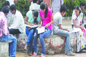विद्यापीठ कायदा बदलल्याने विद्यार्थी संघटनांना लगाम