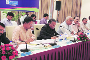 ‘चांगल्या कामासाठी चुकीचा रस्ता!’ ‘चांगल्या कामासाठी चुकीचा रस्ता!’