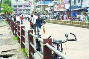 अलिबागमधील रस्त्यांनी मोकळा श्वास घेतला