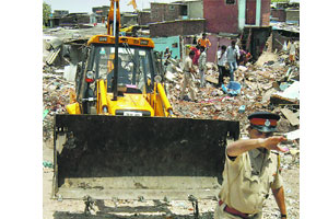 कल्याण डोंबिवलीतील अनधिकृत बांधकामांवर ४५ दिवसांत हातोडा! कल्याण डोंबिवलीतील अनधिकृत बांधकामांवर ४५ दिवसांत हातोडा!