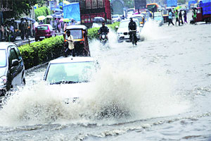 ‘द्रुतगती’ मार्ग तुंबले ‘द्रुतगती’ मार्ग तुंबले