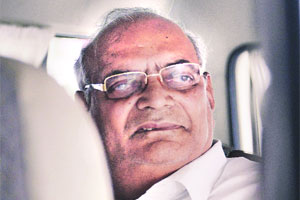 मध्य प्रदेशचे माजी अर्थमंत्री राघवजी यांना अखेर अटक