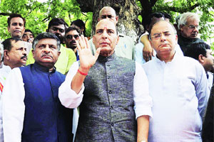 बिहारमध्ये पुन्हा ‘लालुराज’- राजनाथ सिंह बिहारमध्ये पुन्हा ‘लालुराज’- राजनाथ सिंह