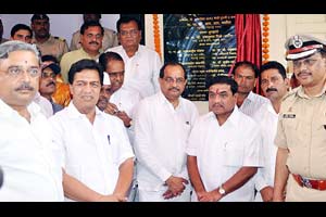 पोलीस ठाण्याला टग्यांचा अड्डा बनू देऊ नका- आर. आर. पाटील