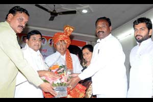 ‘अन्नसुरक्षा कायद्याचे शरद पवार हेच शिल्पकार’ ‘अन्नसुरक्षा कायद्याचे शरद पवार हेच शिल्पकार’