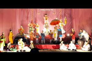 गणेश देखाव्यांवर पावसाचे विघ्न