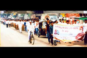 जगाला विवेकानंदांचे विचारच तारतील : देशमुख जगाला विवेकानंदांचे विचारच तारतील : देशमुख