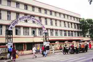सलाइनसाठी ससून पिंपरी-चिंचवड पालिकेच्या दारी