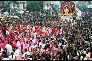 वाहतूककोंडी करणारे मंडप, ध्वनिप्रदूषण यावर संकेतस्थळाद्वारे नजर ठेवणे शक्य