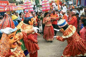 सांगलीत तब्बल तीस तास मिरवणूक सांगलीत तब्बल तीस तास मिरवणूक