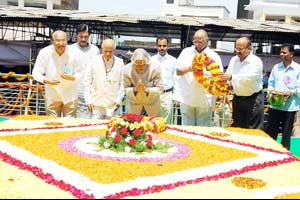 विद्यार्थ्यांमधील गुण विकसित करण्याची गरज-डॉ. ए. पी. जे. अब्दुल कलाम विद्यार्थ्यांमधील गुण विकसित करण्याची गरज-डॉ. ए. पी. जे. अब्दुल कलाम