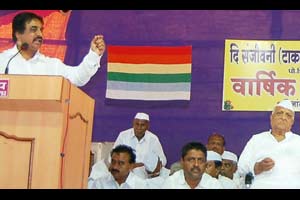 संजीवनी कारखान्यास शंकरराव कोल्हे यांचे नाव