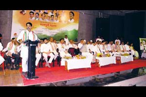 ‘काँग्रेसची अवस्था ‘बाई बसेना अन् काम दिसेना’’! ‘काँग्रेसची अवस्था ‘बाई बसेना अन् काम दिसेना’’!