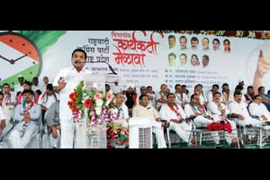 राष्ट्रवादीच्या मेळाव्यात सर्वच नेत्यांचे लक्ष्य गोपीनाथ मुंडे! राष्ट्रवादीच्या मेळाव्यात सर्वच नेत्यांचे लक्ष्य गोपीनाथ मुंडे!