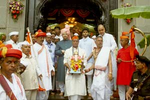 सांगलीत वाद्यांचा गजर आणि पावसाचीही हजेरी