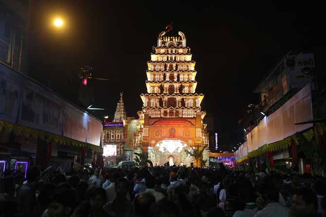व्हिडिओ : श्रीमंत दगडूशेठ हलवाई गणपती प्रतिष्ठापना