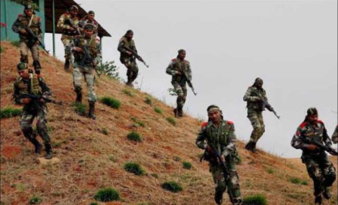 नक्षलवाद्यांशी मानवतेने वागा नक्षलवाद्यांशी मानवतेने वागा