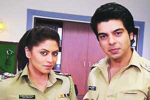 ‘एफआयआर’मध्ये विपुल रॉयचा प्रवेश ‘एफआयआर’मध्ये विपुल रॉयचा प्रवेश