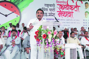दुटप्पी भूमिका, मुंडेंवर टीका! दुटप्पी भूमिका, मुंडेंवर टीका!