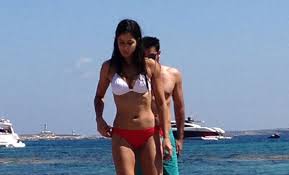 स्पेन प्रकरणावर अखेर रणबीरने तोंड उघडले! स्पेन प्रकरणावर अखेर रणबीरने तोंड उघडले!