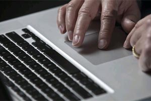 इंटरनेट बँकिंगद्वारे प्राध्यापकाची सव्वाचार लाखांची फसवणूक इंटरनेट बँकिंगद्वारे प्राध्यापकाची सव्वाचार लाखांची फसवणूक