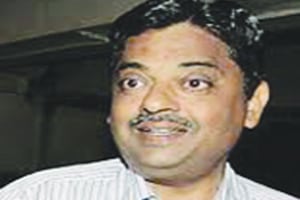 रत्नाकर शेट्टी यांच्यावरील बंदीला न्यायालयाची स्थगिती रत्नाकर शेट्टी यांच्यावरील बंदीला न्यायालयाची स्थगिती